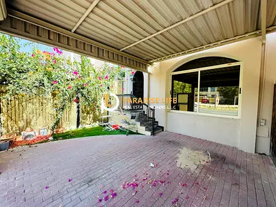 3 masters bedrooms plus maid villa for rent