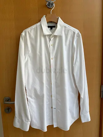 White long-sleeve button-up shirt - mens size M (classic fit). Banana Republic