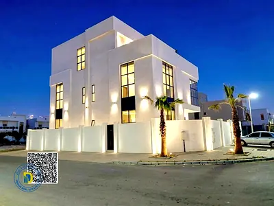 فيلا كورنر فاخرة 7 غرف مع مصعد وروف شامل الكهرباء والماء والمكيفات بمنطقة الزاهية عجمان تملك حر لجميع الجنسيات وتمويل بنكى