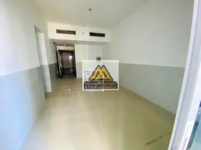 باقل سعر شقة واسعة للبيع في أبراج اللؤلؤة بعجمان بإطلالة رائعة ومساحة عائلية كبيرة وتصميم مريح