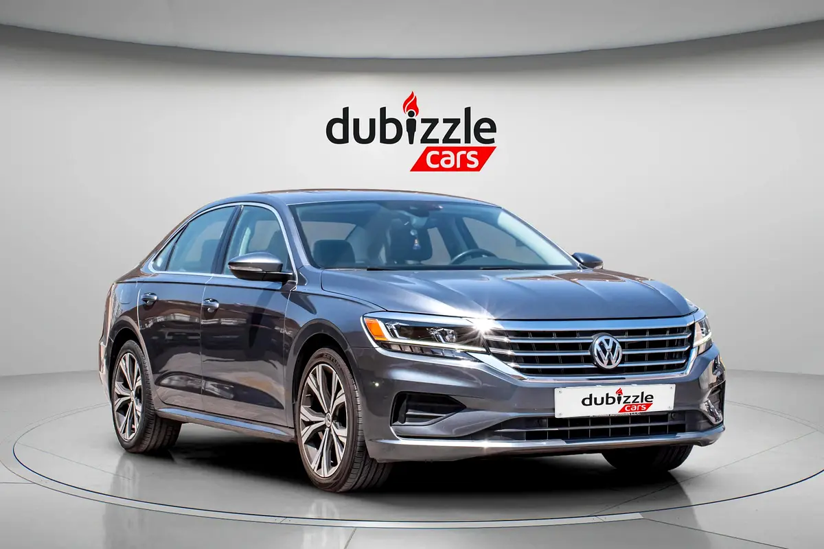 Volkswagen Passat 2020 — photo 1 of 15