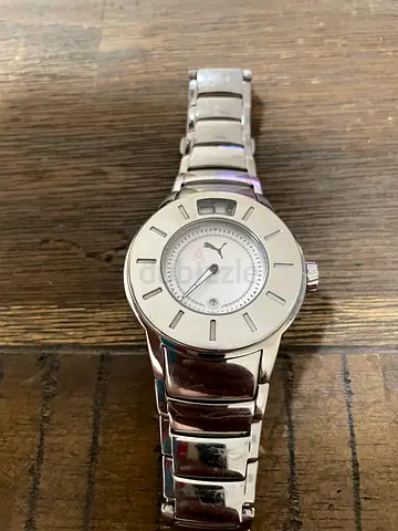 Silver stainless steel mens wristwatch - classic design, working condition