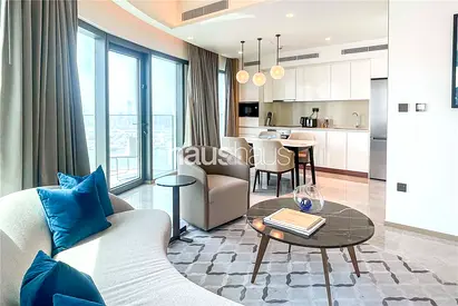 Waterfront views | Luxury Apartment | Corner Unit