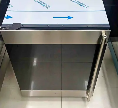Smeg wine fridge dual temperature Latest model