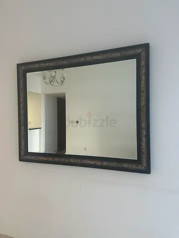 Wall mirror