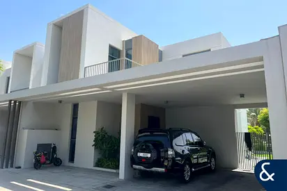 4 Bedroom | Unfurnished | Open Plan Living
