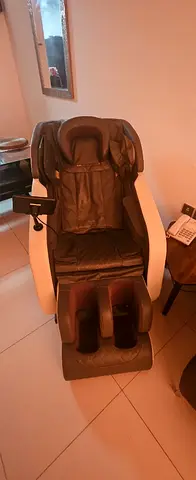 Used full-body electric massage chair in good condition