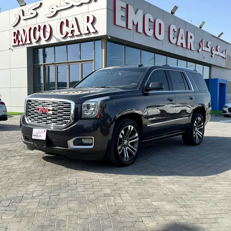 GMC Yukon 2018 — photo 1 of 15