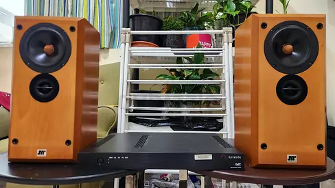 Amplifier and speakers
