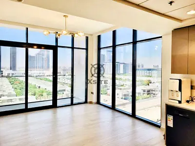 Floor to ceiling window|Corner Unit|Chiller Free