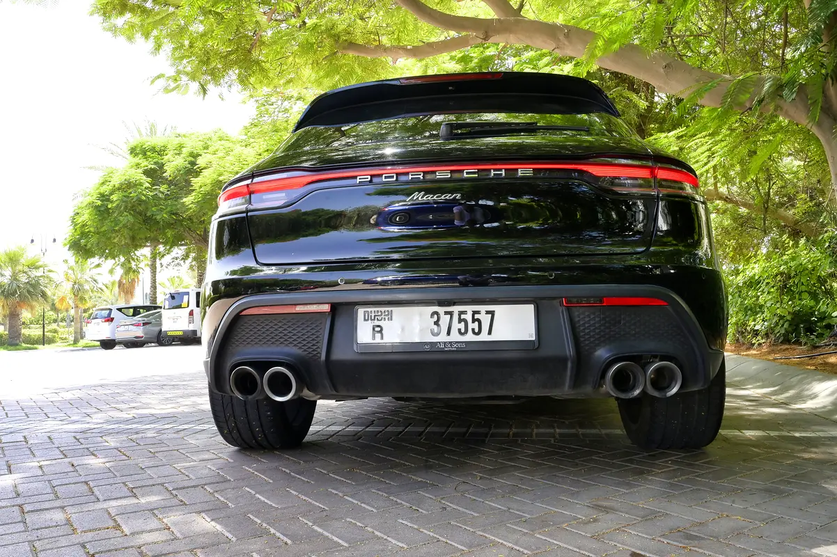 Porsche Macan 2024 — photo 1 of 12