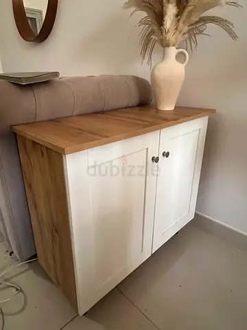 Cabinet / cupboard with 3 shelves