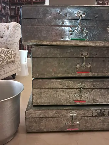Storage box x4