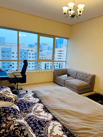 Fully Furnished Big Master Room with Separate Washroom- Only For Couples or Female Working executive