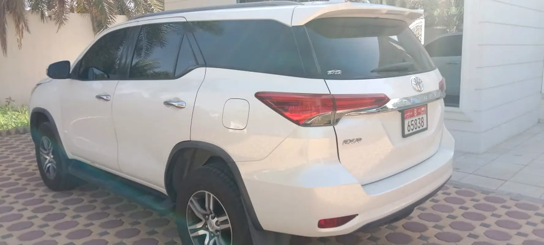 Toyota Fortuner 2018 — photo 1 of 6