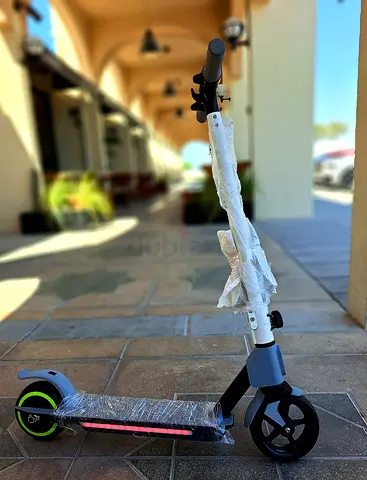 Kids electric scooter with manual