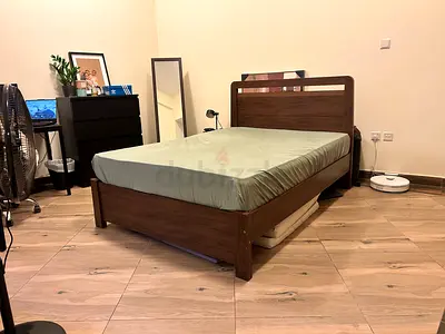 Engineered Wood Twin size Bed with Headboard - excellent Condition (brand: PAN home)
