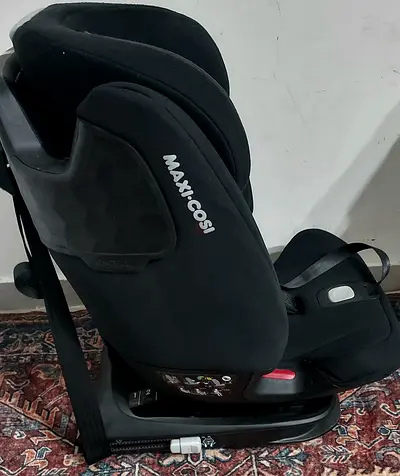 Maxi cosi titan pro kids ( 1 to 12 years isofix