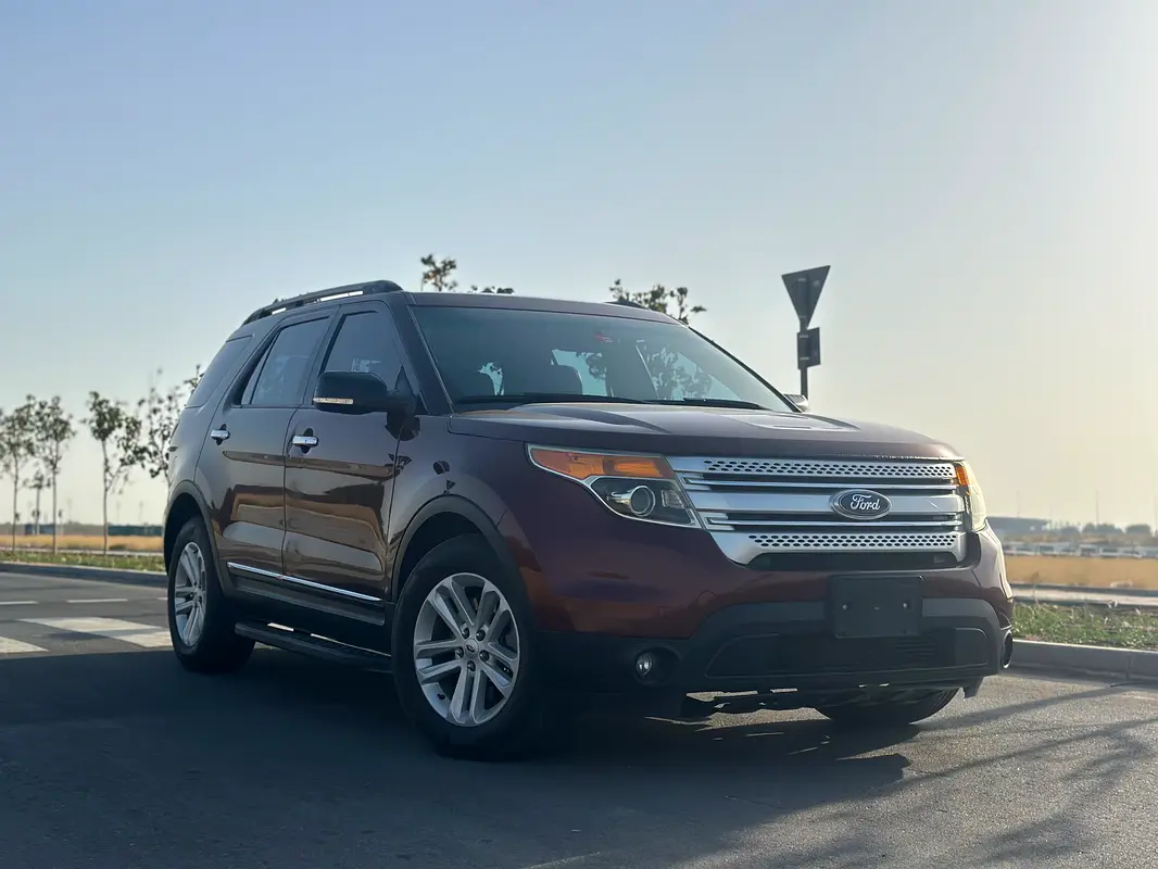Ford Explorer 2015 — photo 1 of 15