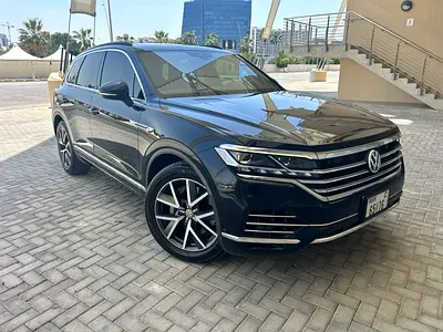 Volkswagen Touareg Highline Plus 2020 - Low KMs - GCC Specs