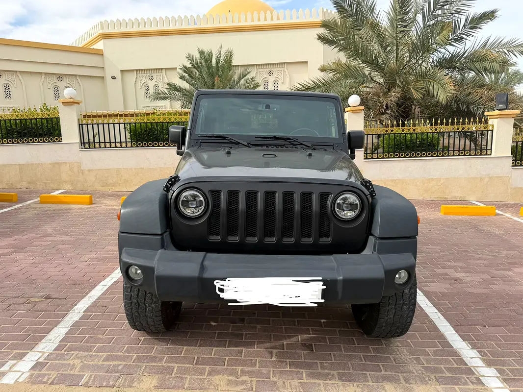 Jeep Wrangler 2015 — photo 1 of 10