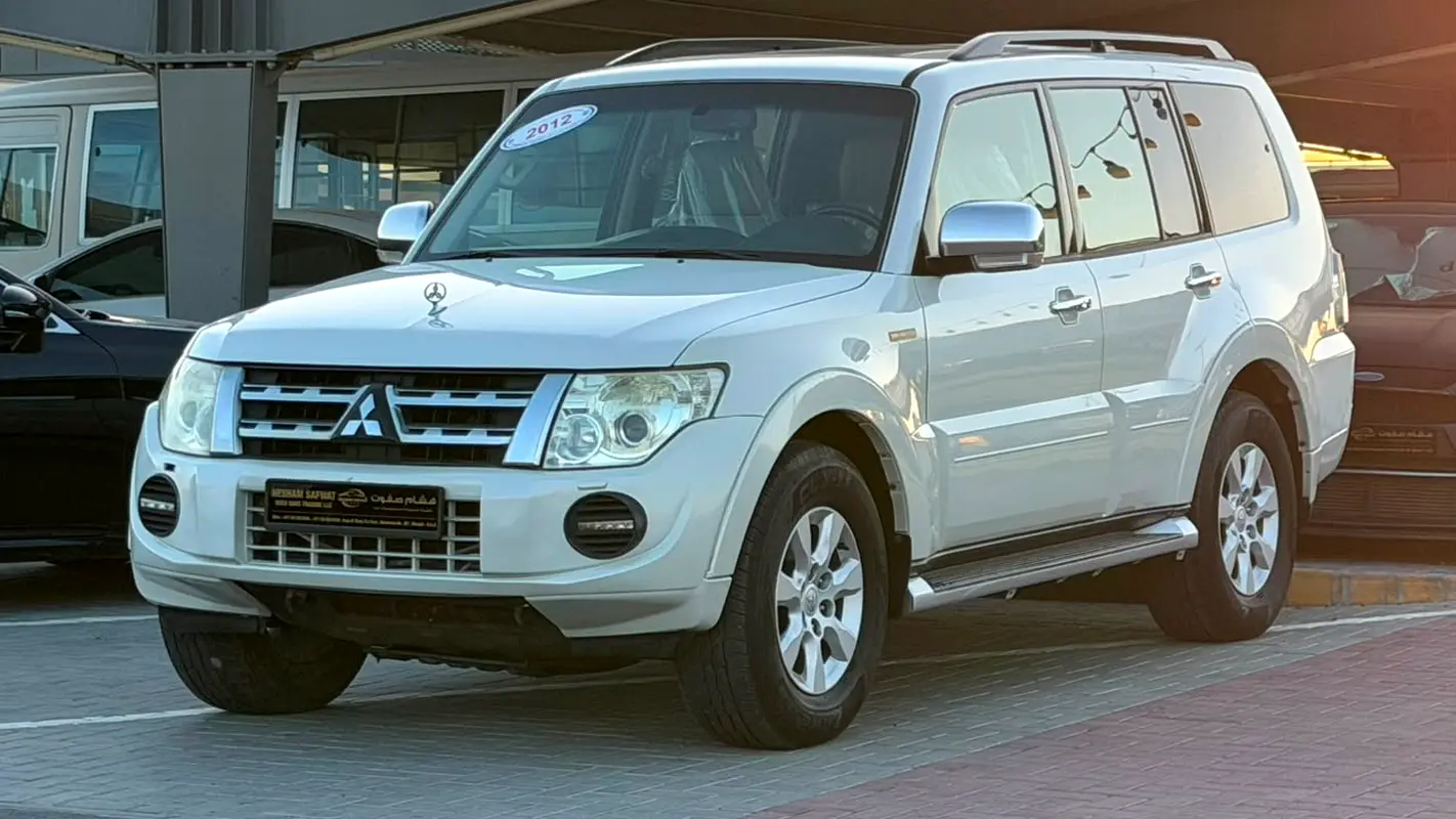 Mitsubishi Pajero 2012 — photo 1 of 20