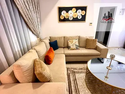 الشارقه مويلح شقه مفروش فرش سوبر لوكس ..غرفتين  وصاله ومطبخ وحمامين وبلكونه السعر شامل الانترنت