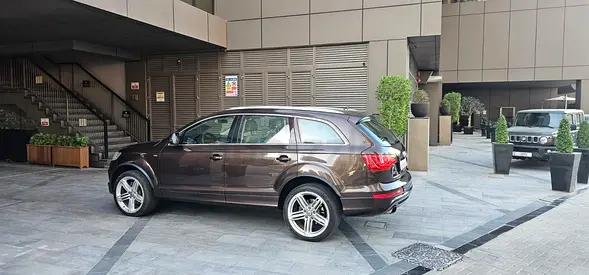 Åudi Q7 Top Ŝ-line 2016 GCC Specs-AWD-Perfect Running Condition