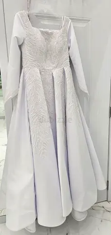 Modest wedding dress for sale, BARGAINING AVAILABLE
