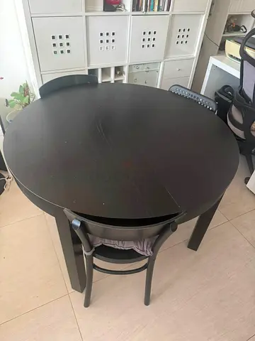 IKEA BJURSTA Extendable Round-to-Oval Dining Table with 2 chairs