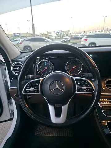 2019 Mercedes-BENZ E-CLASS photo 12