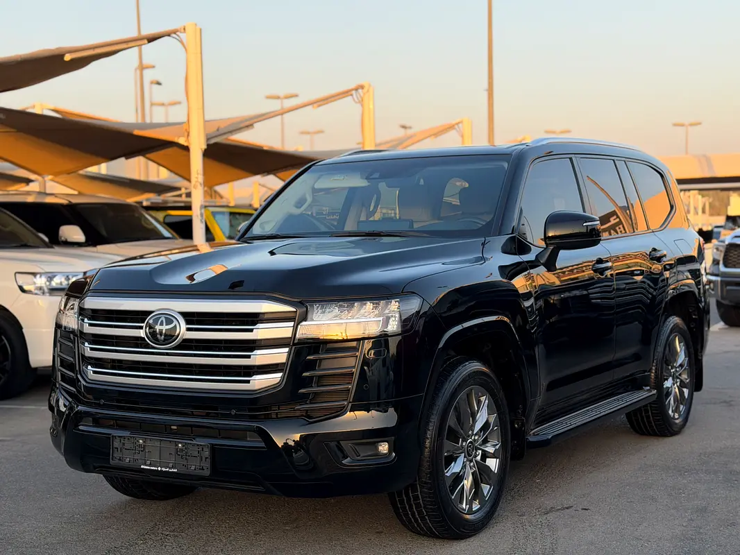 Toyota Land Cruiser 2022 — photo 1 of 19
