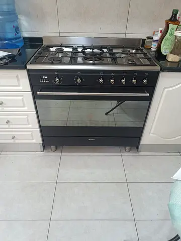 Smeg Brand Black,  Latest New Model Top Gas , Oven Electric Cooker Range  Size 90 X 60cm .