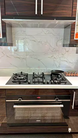 Siemens latest model IQ-700 electric oven or gass cooktop built-in 90cm