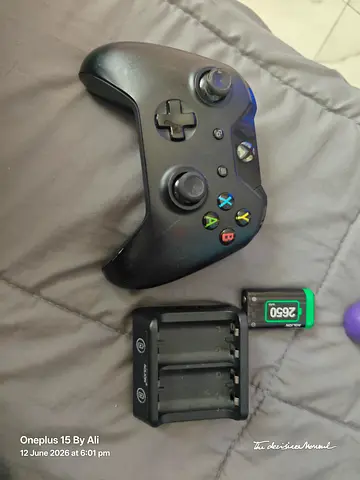Xbox series controller with battery and charger