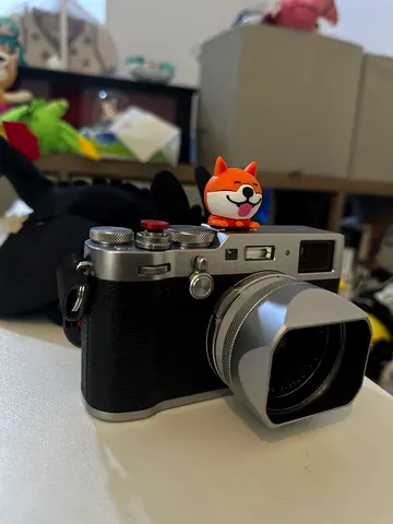 Fujifilm X100F (very clean/well maintained) No dents .with built-in ND Filter. Free Square Lens Hood