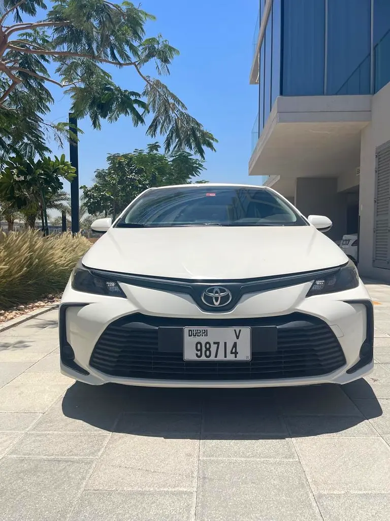 Toyota Corolla 2020 — photo 1 of 6