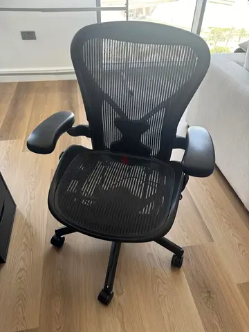 Herman Miller Aeron Classic Office Chair fully loaded Size B