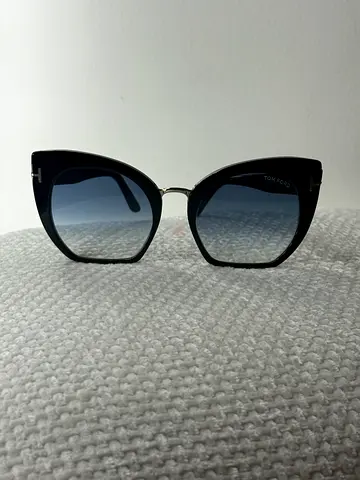 AUTHENTIC - TOM FORD - SUN GLASSES - FLAWLESS CONDITION