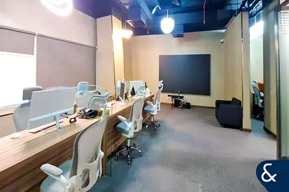 Market Price | Close To Metro | Modern Lobby