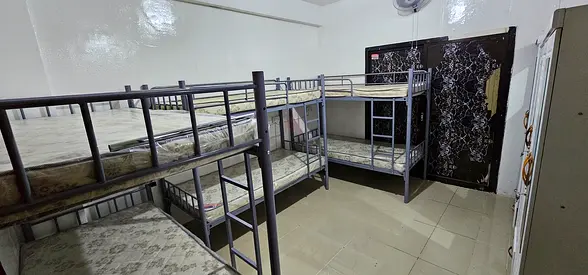 Bed space available for ladies near Burjuman metro exit 4