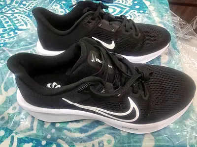New Nike 6 Comfort Men Running Shoes Black White 9.5 /43