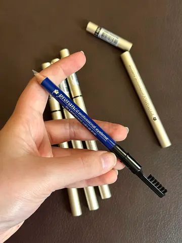 Eyebrow Pencil (Wood Type – with Brush)