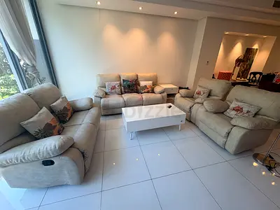 Leather recliner sofa jebel ali good condition