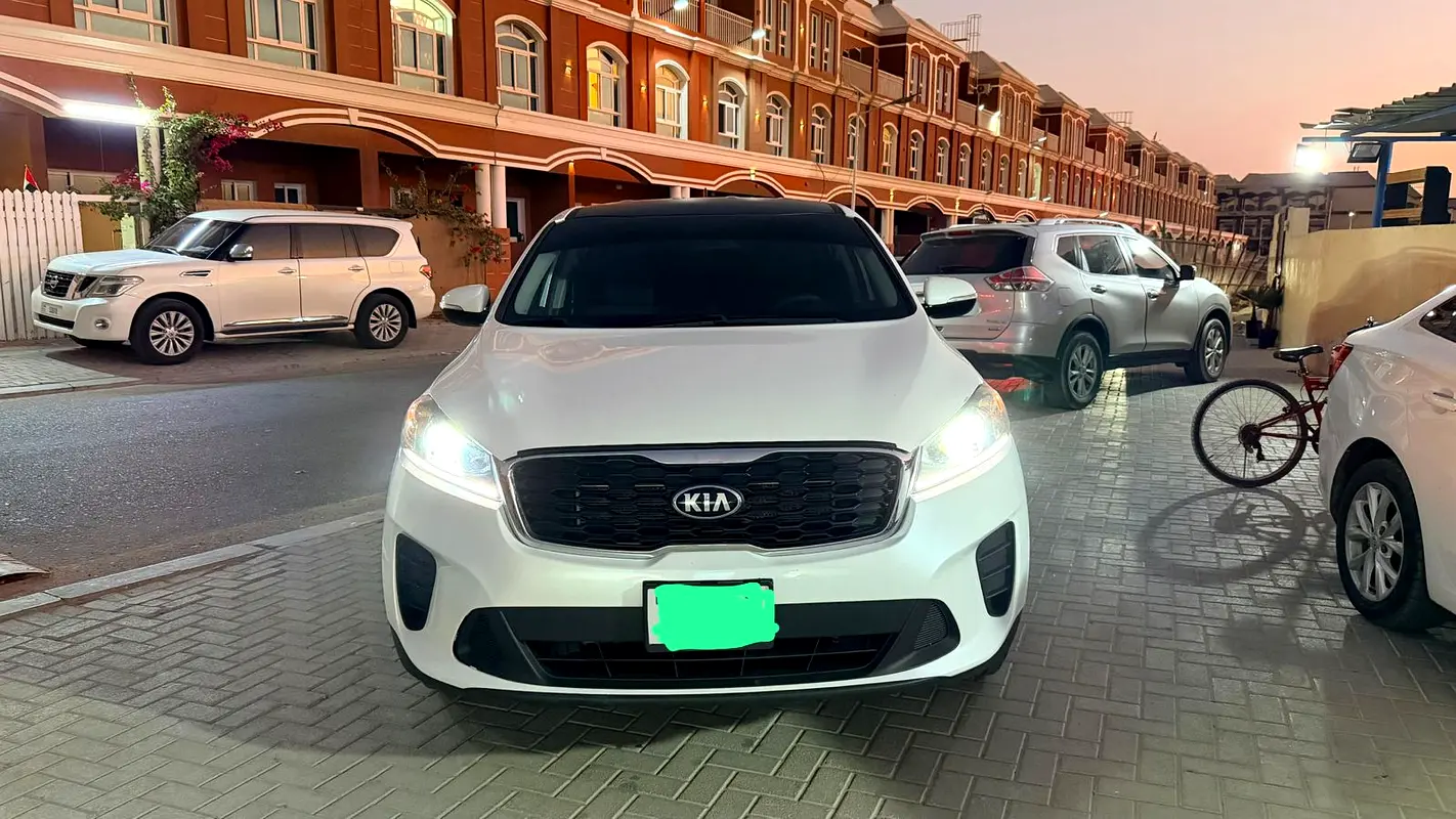 Kia Sorento 2019 — photo 1 of 13
