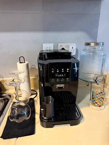 DeLonghi Espresso/Coffee Machine - Excellent Working Condition