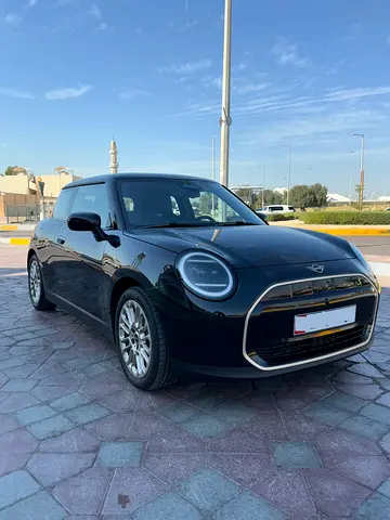 MINI COOPER SE ELECTRIC 2025 , 4 YEARS SERVICE PACAKGE
