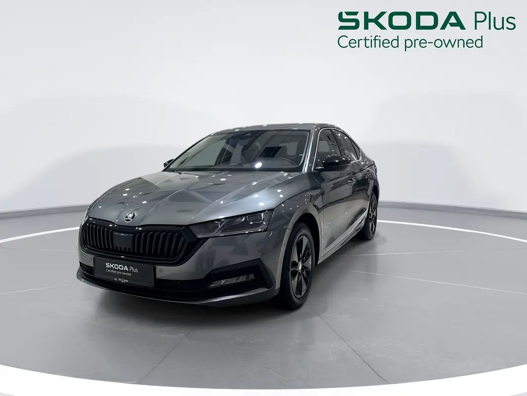 Skoda Octavia 2024 — photo 1 of 10