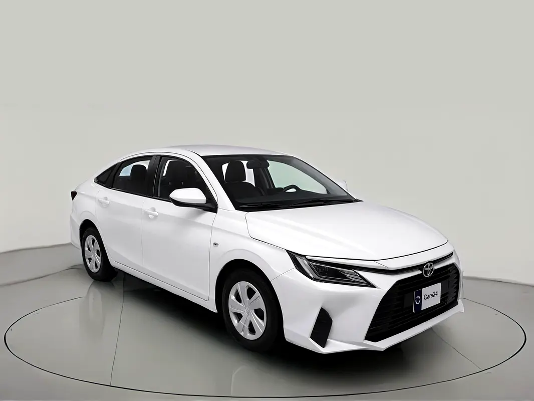 Toyota Yaris 2023 — photo 1 of 13
