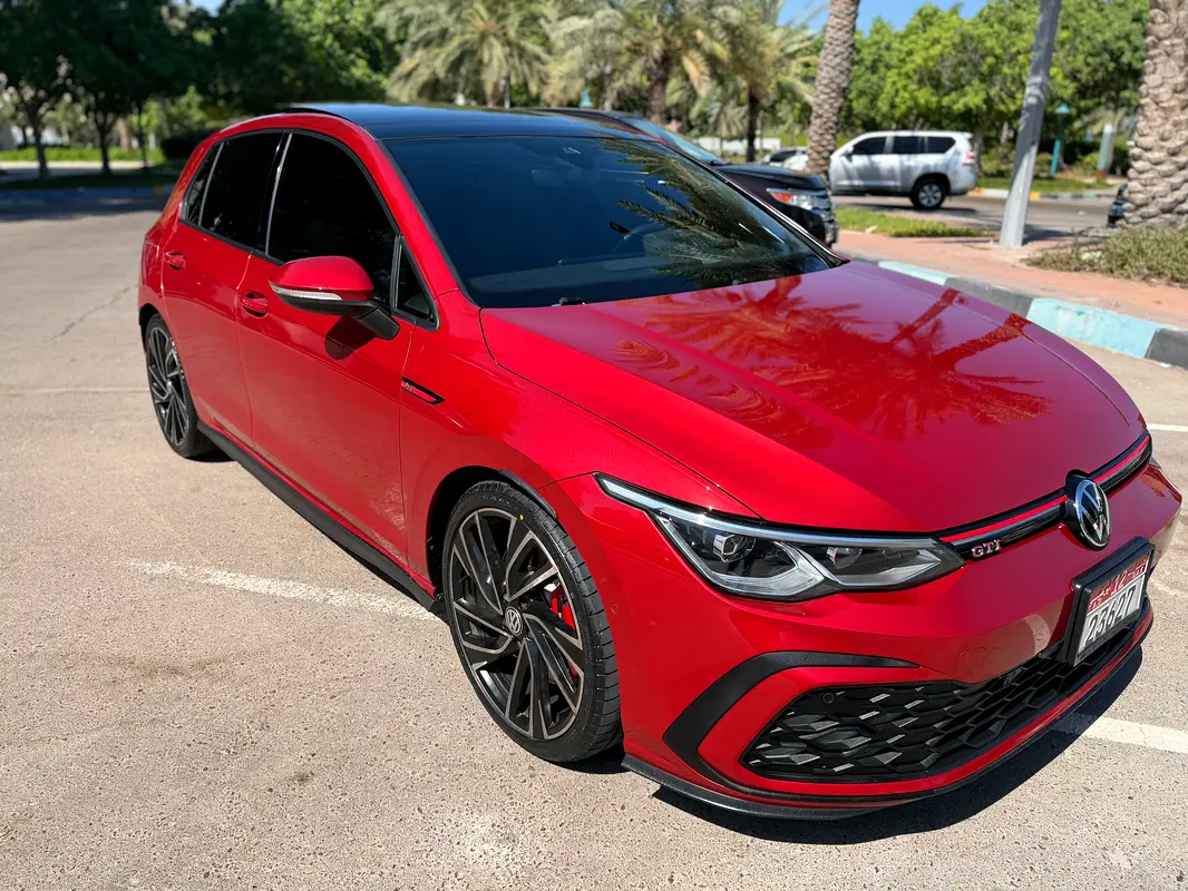Volkswagen Golf 2021 — photo 1 of 14